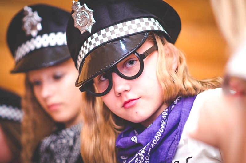 Как отметить 8 Марта в школе: веселый праздничный концерт в Алматы