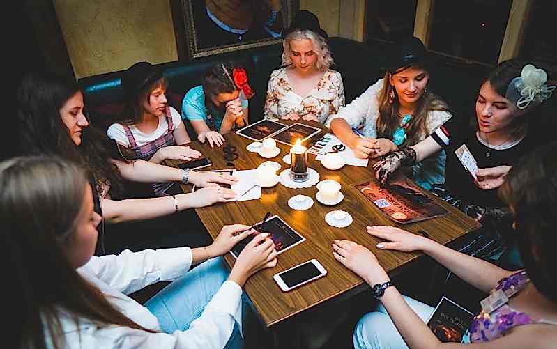 Хэллоуинская вечеринка с мистической атмосферой в Алматы