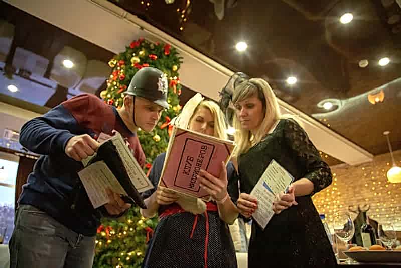 Весёлый Новый год в компании друзей в Алматы