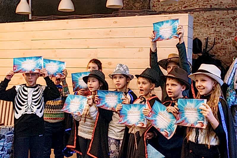 Как отметить Новый год классом - идеи для младших школьников в Алматы